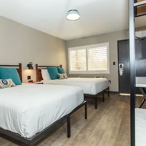 2* Hotel Magnolia Tree Hotel